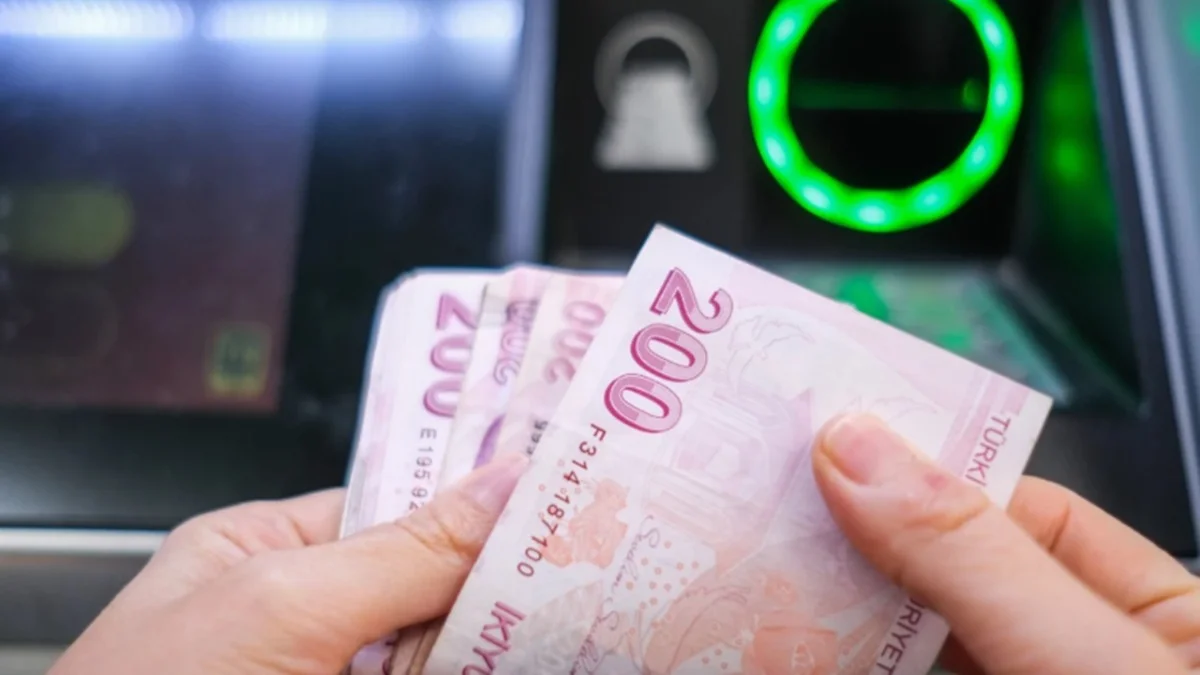 Bayramda Memurun ve Özelde Çalışanların Cebine Girecek Para Belli Oldu! Ramazan Bayramı Mesai Ücreti Hesaplandı